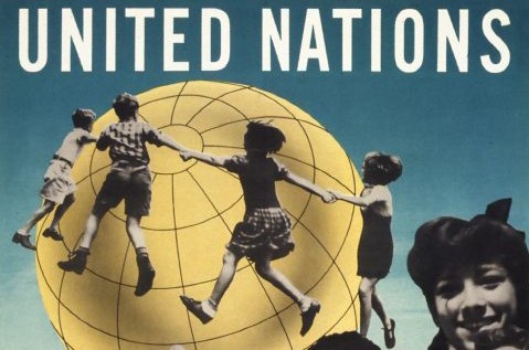 Une affiche vintage des Nations Unies de 1959 représentant un globe avec des enfants.